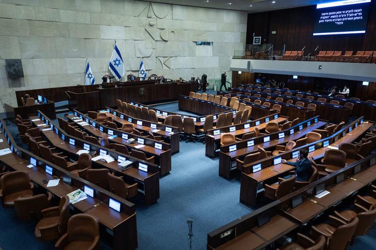 סיכום ביניים מהיום הראשון להגשת הרשימות לכנסת ה-26, אלו המפלגות שמיהרו להרשם