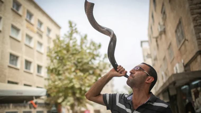 המילים שמכינות את הלב לראש השנה אוריאל בנר