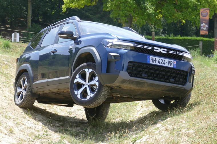דאצ'יה ביגסטר היברידי 4X4 (סיבוב בזק) - לקהל הרחב ניר בן זקן