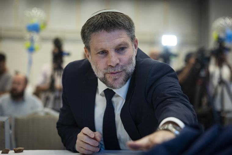 הסקר שמציב מראה לסמוטריץ': גיוס החרדים בשולי סדר היום בקהל שלו