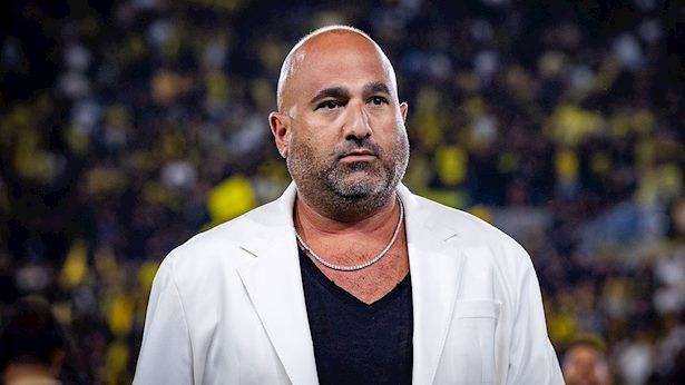 ברק אברמוב צריך לדאוג: אוהדים פרצו לחדר ההלבשה, קיללו והשליכו נפצים