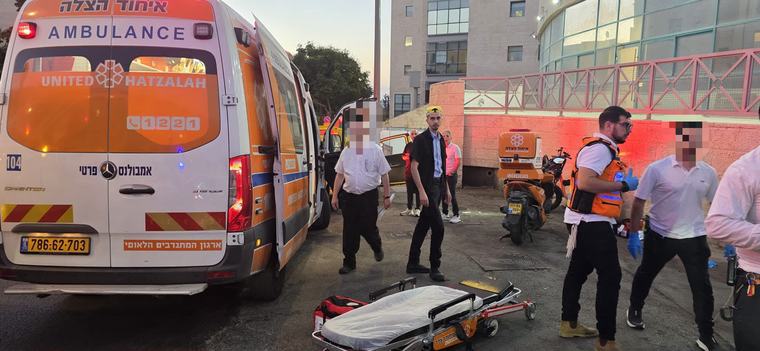 Jerusalem man shot during attempted robbery, in serious condition
