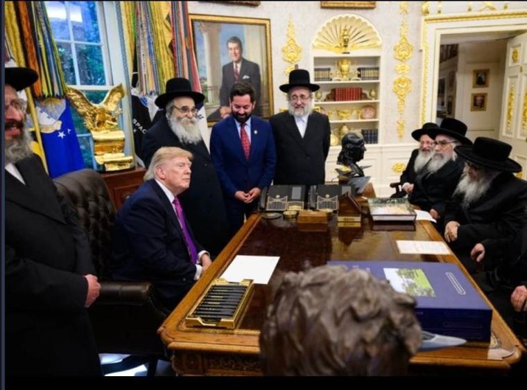טראמפ הפתיע את הרבנים בחדר הסגלגל: האם יתערב בחוק הגיוס?