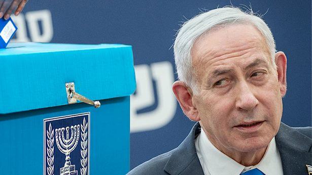 נתניהו בשריון מסקרן: גיבור ישראל שאיבד את שתי רגליו בעזה
