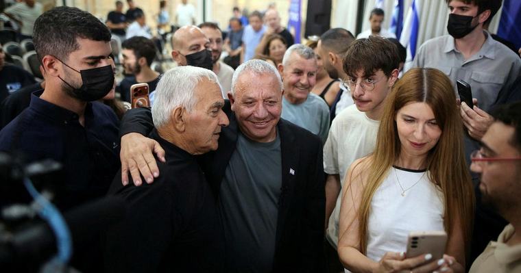 ההצהרות והפעולות של נתניהו ואיזנקוט מכינות את הבסיס לשיתוף פעולה