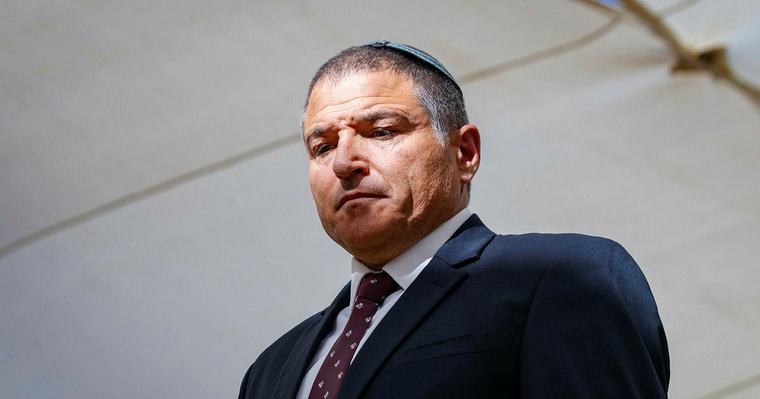 בג"ץ קבע כי על העותרים נגד מינוי זיני לחשוף את שמותיהם